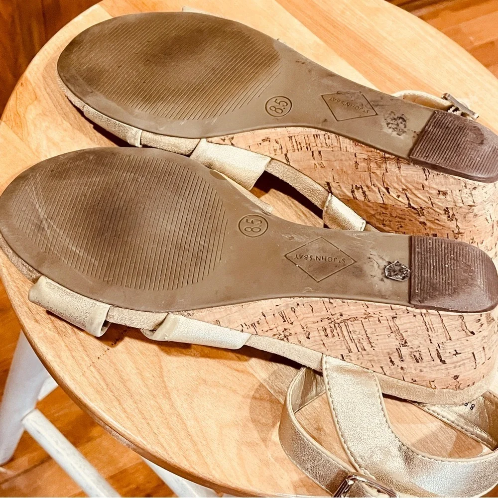 St John’s Bay 8.5 2-inch cork wedge heel, gold shimmer cross-toe Pasadena EUC